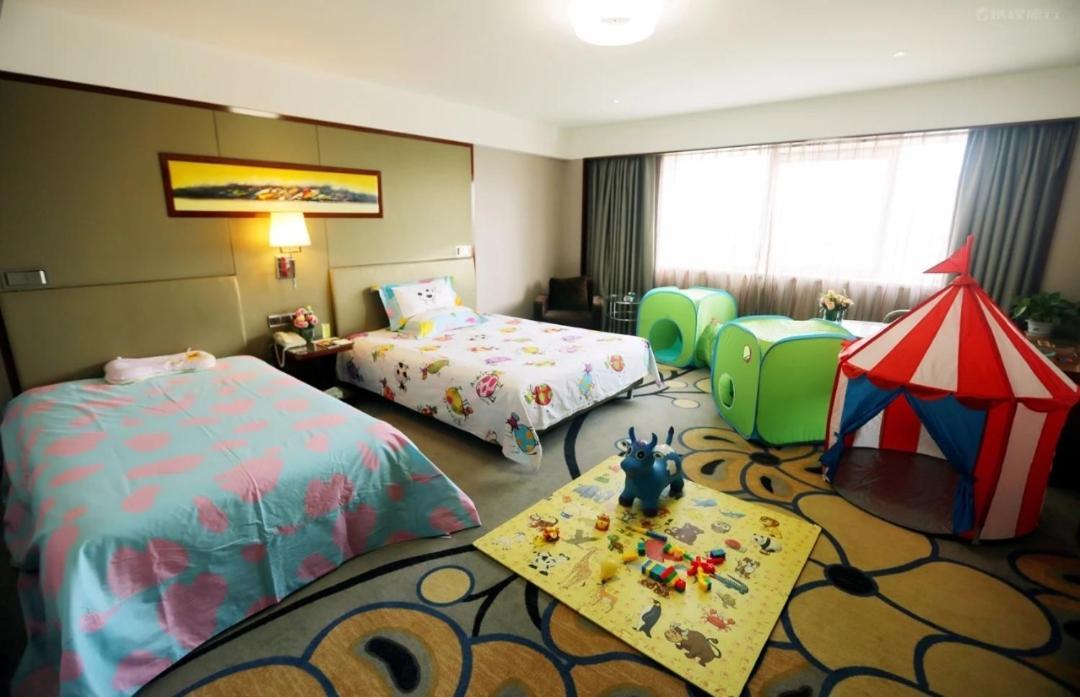 Inzone Garland Hotel Jinan Bagian luar foto