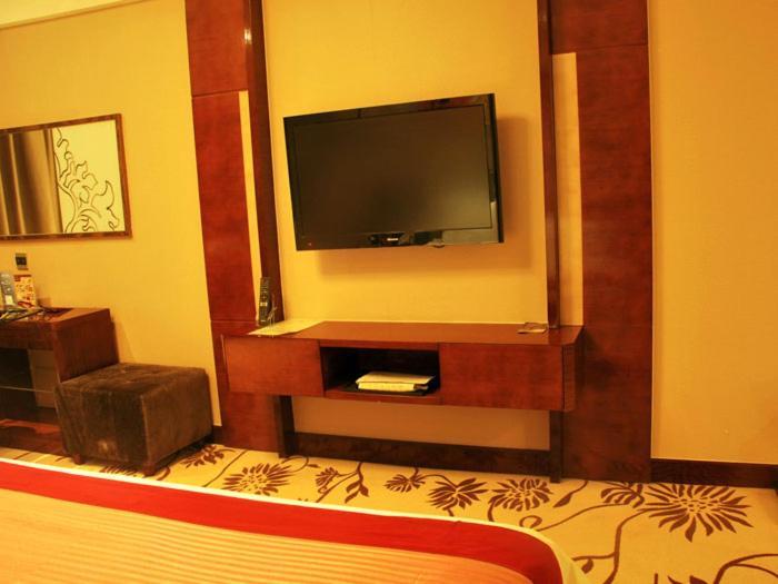 Inzone Garland Hotel Jinan Bagian luar foto