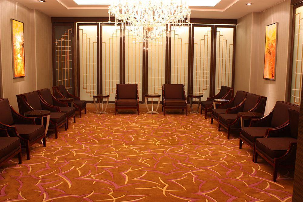 Inzone Garland Hotel Jinan Bagian luar foto